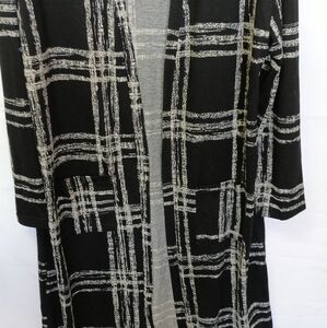 Chic Black and White Plaid Cardigan